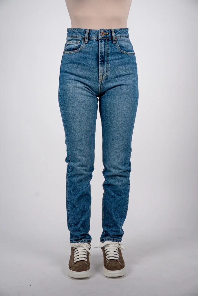 ŽENSKE FARMERICE MOM KROJA