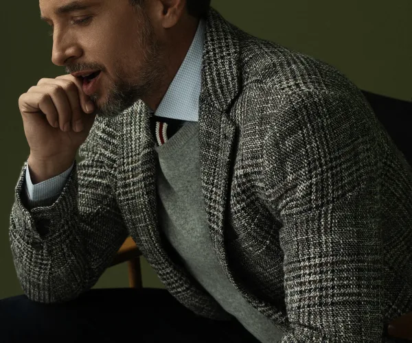 WINTERS EMBRACE. DRESSCODES GRACE